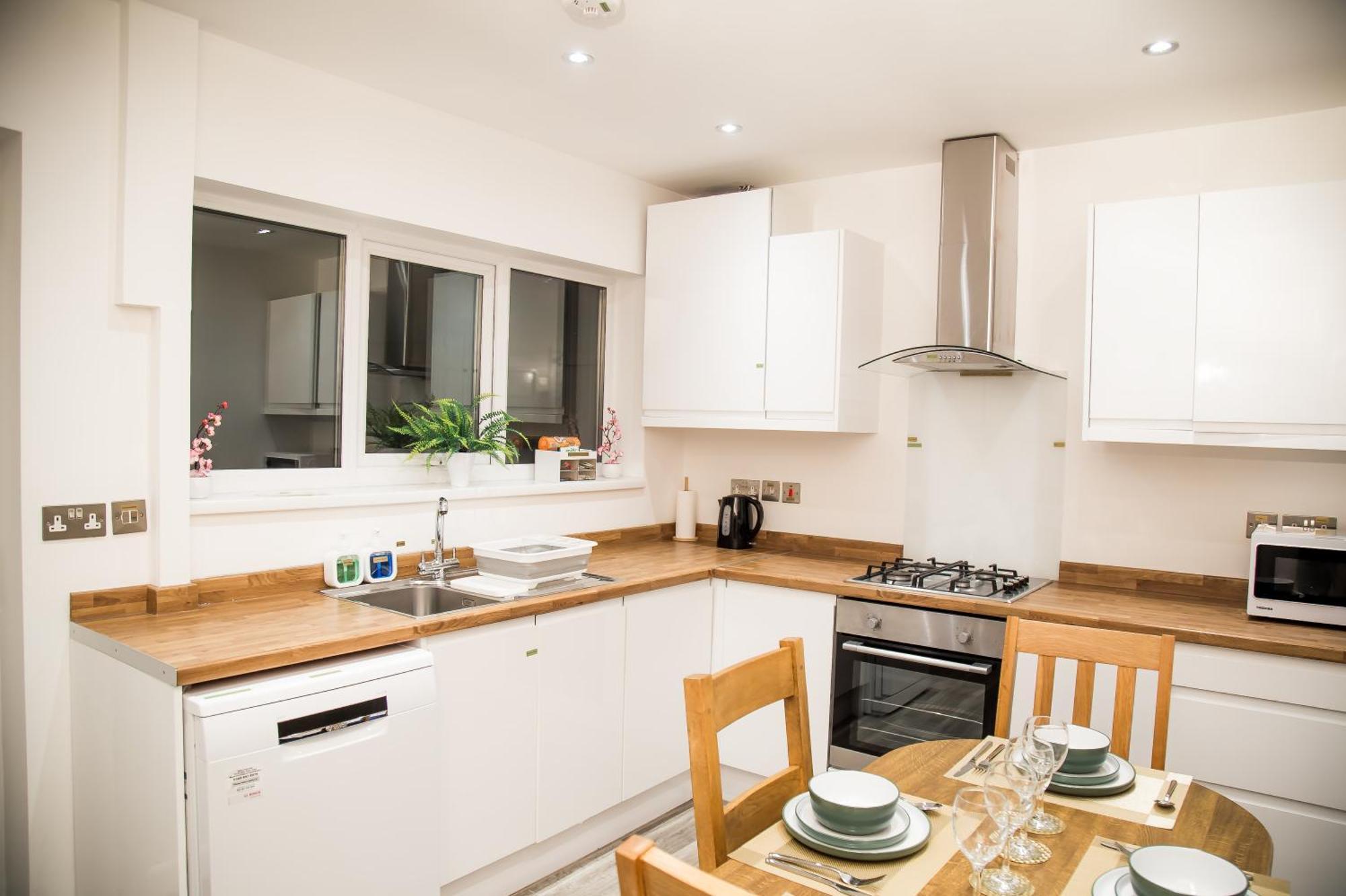 Holiday home Lucky - Ideal For Trade, Consultants & Family - Near Alton Towers, 3 Bedrooms - 4 Beds - Max 5 Guests Stoke-on-Trent