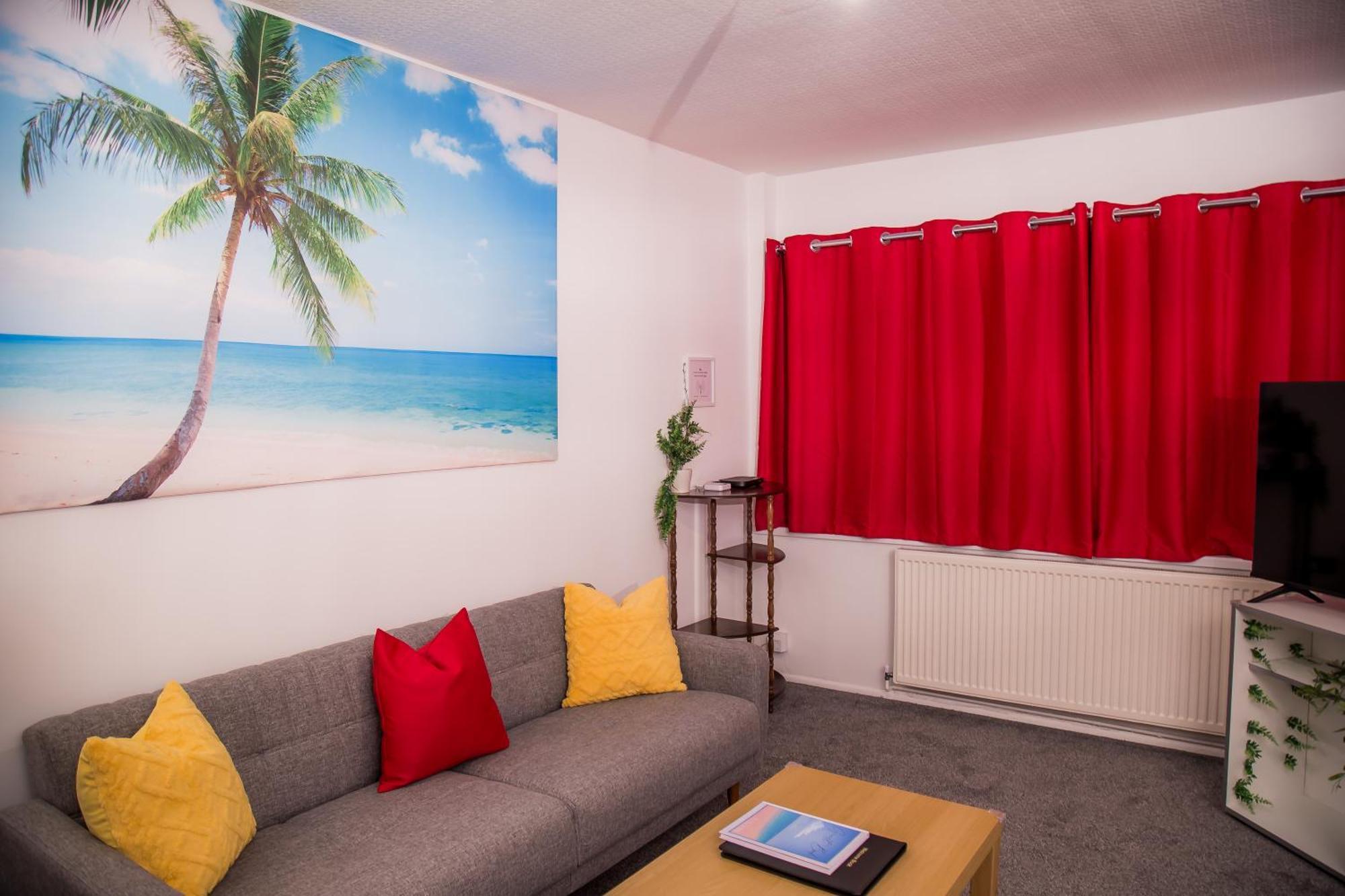 Holiday home Lucky - Ideal For Trade, Consultants & Family - Near Alton Towers, 3 Bedrooms - 4 Beds - Max 5 Guests *